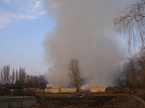Горіло на Можайці, а смерділо на всю Київську (ФОТО), фото №1 на сайті 20minut.ua