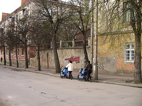 Відмінити односторонній рух у Тернополі на Паращука хочуть мешканці садиб на сайті 20minut.ua Відмінити односторонній рух у Тернополі на Паращука хочуть мешканці садиб, фото №2 на сайті 20minut.ua