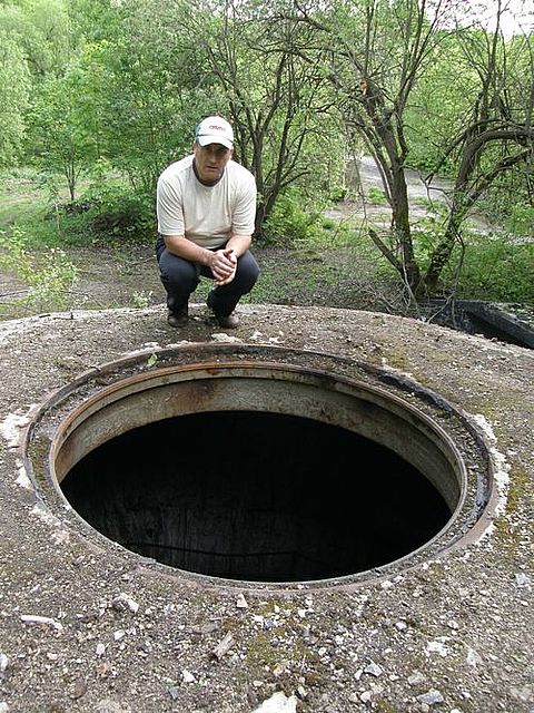 Чорні діри ракетних «точок» залишили у подарунок Якушинцям на сайті 20minut.ua Чорні діри ракетних «точок» залишили у подарунок Якушинцям, фото №1 на сайті 20minut.ua