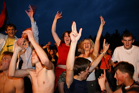 "Гайдамаки" у нашому місті: "Кохайтеся, тернополянки, та не з москалями!" (ВІДЕО) на сайті 20minut.ua "Гайдамаки" у нашому місті: "Кохайтеся, тернополянки, та не з москалями!" (ВІДЕО), фото №1 на сайті 20minut.ua