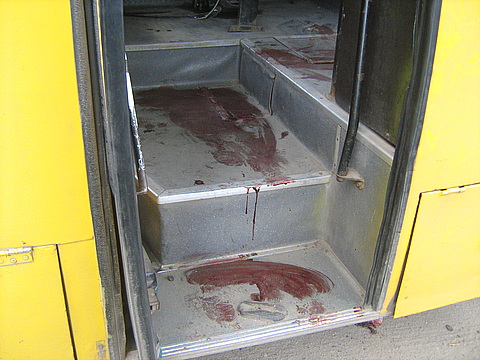 Маршрутка у Вінниці знесла стовпа: трьох пасажирів забрала швидка (ОНОВЛЕНО) (ФОТО) на сайті 20minut.ua Маршрутка у Вінниці знесла стовпа: трьох пасажирів забрала швидка (ОНОВЛЕНО) (ФОТО), фото №1 на сайті 20minut.ua