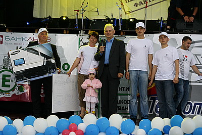 На “Шоу RIA-2010” у Тернополі через дощ прийшло менше людей, ніж зазвичай. Однак ті, хто прийшов, не пошкодували (ЩЕ ФОТО) на сайті 20minut.ua На “Шоу RIA-2010” у Тернополі через дощ прийшло менше людей, ніж зазвичай. Однак ті, хто прийшов, не пошкодували (ЩЕ ФОТО), фото №2 на сайті 20minut.ua