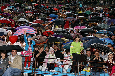 На “Шоу RIA-2010” у Тернополі через дощ прийшло менше людей, ніж зазвичай. Однак ті, хто прийшов, не пошкодували (ЩЕ ФОТО) на сайті 20minut.ua На “Шоу RIA-2010” у Тернополі через дощ прийшло менше людей, ніж зазвичай. Однак ті, хто прийшов, не пошкодували (ЩЕ ФОТО), фото №3 на сайті 20minut.ua