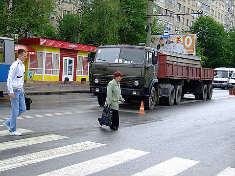 Щоб люди не кидалися під колеса, ДАІ показує кіно на сайті 20minut.ua Щоб люди не кидалися під колеса, ДАІ показує кіно, фото №1 на сайті 20minut.ua
