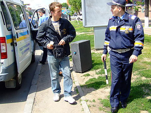 Щоб люди не кидалися під колеса, ДАІ показує кіно на сайті 20minut.ua Щоб люди не кидалися під колеса, ДАІ показує кіно, фото №3 на сайті 20minut.ua