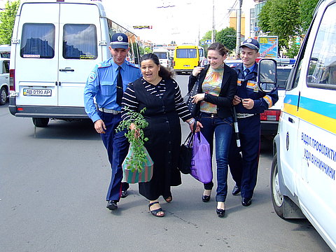 Щоб люди не кидалися під колеса, ДАІ показує кіно на сайті 20minut.ua Щоб люди не кидалися під колеса, ДАІ показує кіно, фото №5 на сайті 20minut.ua