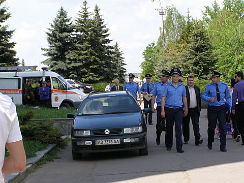 "Т-Алмаз" перевіряють. Працівників підприємства не випускають люди в масках на сайті 20minut.ua "Т-Алмаз" перевіряють. Працівників підприємства не випускають люди в масках, фото №3 на сайті 20minut.ua
