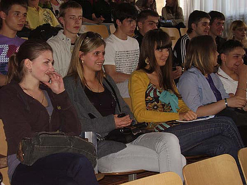 Учнів НВК №10 навчали як правильно вибрати професію, фото №1 на сайті vsim.ua