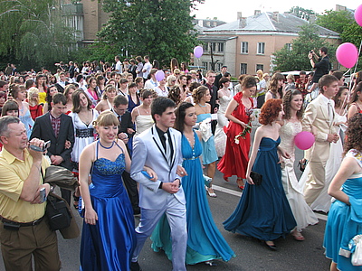 "Випускний-2010" у Тернополі відзначали з нардепами (ВІДЕО, ФОТО), фото №4 на сайті 20minut.ua