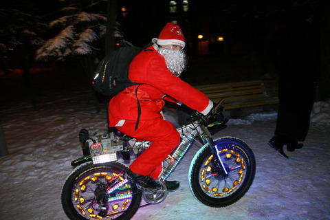 У Вінниці засвітилася ялинка та труси Борисенків, фото №1 на сайті 20minut.ua