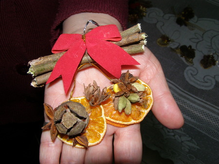 Вишукані новорічні прикраси для оселі тернополянка робить власними руками, фото №2 на сайті 20minut.ua