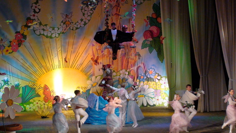 У Житомирі дитяча вистава "Дюймовочка" збирає аншлаг на сайті 20minut.ua У Житомирі дитяча вистава "Дюймовочка" збирає аншлаг, фото №7 на сайті 20minut.ua