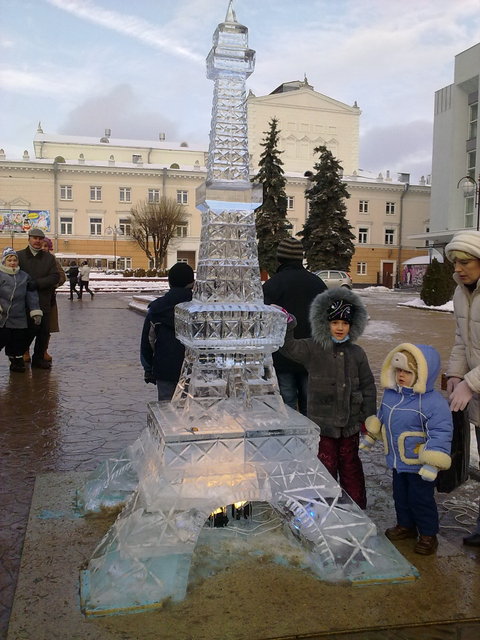 Вінничани зустрічають новий рік біля головної ялинки, фото №2 на сайті 20minut.ua
