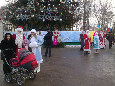 Вінничани зустрічають новий рік біля головної ялинки, фото №6 на сайті 20minut.ua