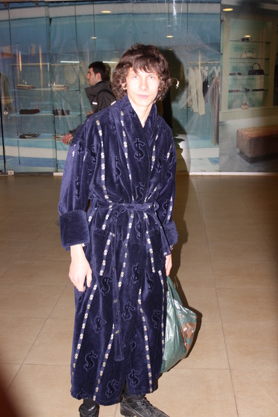 У День сміху хмельницька молодь фотографувалася у торговому центрі, фото №5 на сайті vsim.ua