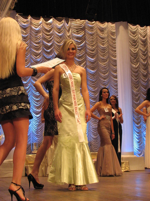 Титул "СтудМіс Тернопільщини-2011" виборола 19-річна спортсменка на сайті 20minut.ua Титул "СтудМіс Тернопільщини-2011" виборола 19-річна спортсменка, фото №2 на сайті 20minut.ua