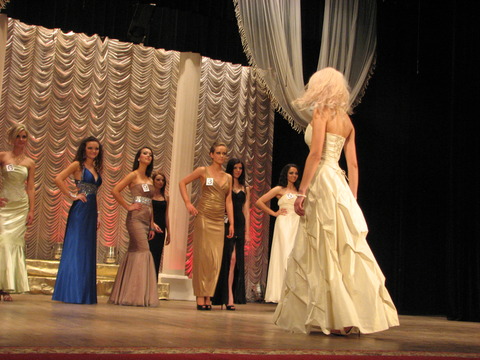 Титул "СтудМіс Тернопільщини-2011" виборола 19-річна спортсменка на сайті 20minut.ua Титул "СтудМіс Тернопільщини-2011" виборола 19-річна спортсменка, фото №3 на сайті 20minut.ua