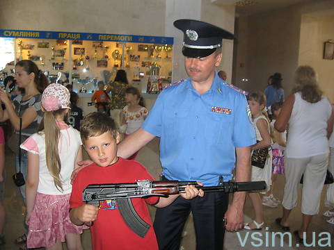 Хмельницьких дітей вчили стріляти та водити байки, фото №8 на сайті vsim.ua