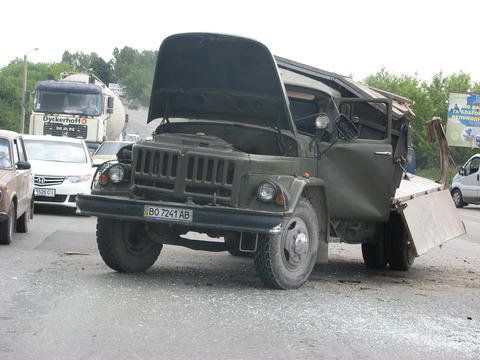 У Тернополі зіткнулися шість авто, фото №2 на сайті 20minut.ua