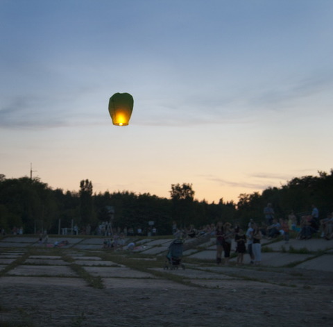 У Вінниці запустили небесні ліхтарики на сайті 20minut.ua У Вінниці запустили небесні ліхтарики, фото №16 на сайті 20minut.ua