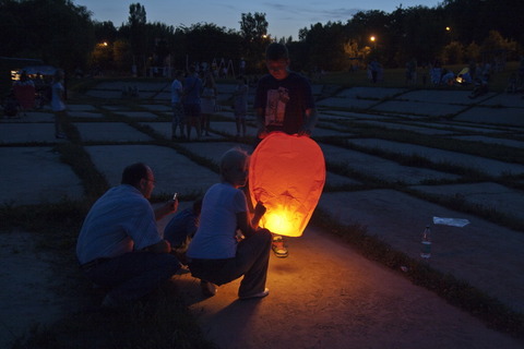 У Вінниці запустили небесні ліхтарики на сайті 20minut.ua У Вінниці запустили небесні ліхтарики, фото №18 на сайті 20minut.ua
