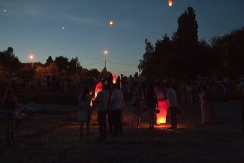 У Вінниці запустили небесні ліхтарики на сайті 20minut.ua У Вінниці запустили небесні ліхтарики, фото №33 на сайті 20minut.ua