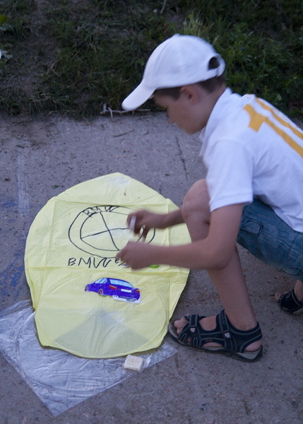 У Вінниці запустили небесні ліхтарики на сайті 20minut.ua У Вінниці запустили небесні ліхтарики, фото №4 на сайті 20minut.ua