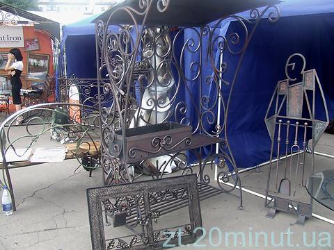 В Житомирі ковалі з усієї України кували щастя та боролися з негодою на сайті 20minut.ua В Житомирі ковалі з усієї України кували щастя та боролися з негодою, фото №10 на сайті 20minut.ua