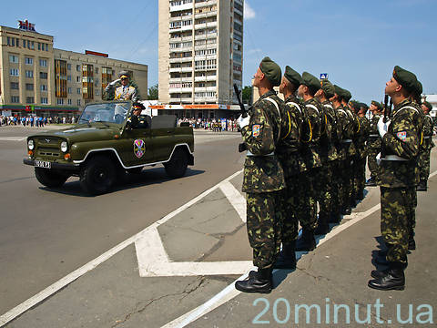 Військові влаштували святкування в центрі Житомира, фото №4 на сайті 20minut.ua