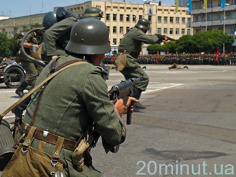 Військові влаштували святкування в центрі Житомира, фото №5 на сайті 20minut.ua