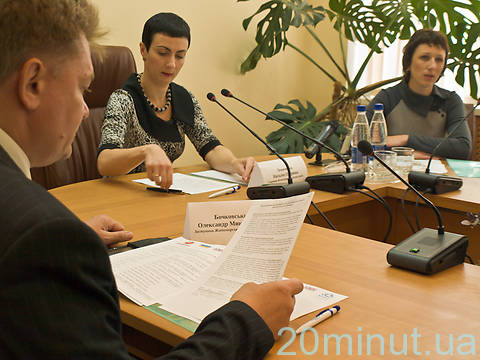 Британці знайомились із громадськими організаціями Житомира на сайті 20minut.ua Британці знайомились із громадськими організаціями Житомира, фото №1 на сайті 20minut.ua