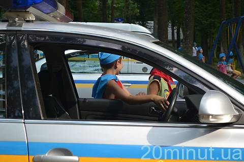 Профілактична служба ДАІ міста Вінниці проводить планову профілактику серед дітей шкільного віку на сайті 20minut.ua Профілактична служба ДАІ міста Вінниці проводить планову профілактику серед дітей шкільного віку, фото №3 на сайті 20minut.ua