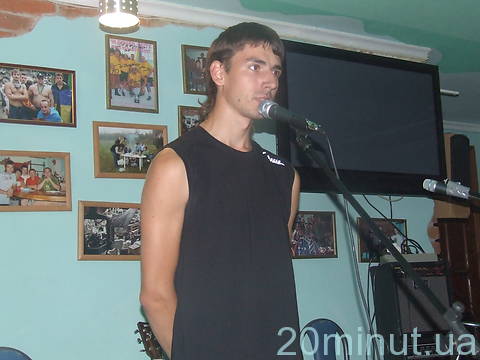 В Житомирі концертом завершилась виставка картин "Аrt-now session FM" на сайті 20minut.ua В Житомирі концертом завершилась виставка картин "Аrt-now session FM", фото №11 на сайті 20minut.ua