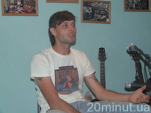 В Житомирі концертом завершилась виставка картин "Аrt-now session FM" на сайті 20minut.ua В Житомирі концертом завершилась виставка картин "Аrt-now session FM", фото №13 на сайті 20minut.ua