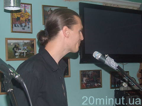 В Житомирі концертом завершилась виставка картин "Аrt-now session FM" на сайті 20minut.ua В Житомирі концертом завершилась виставка картин "Аrt-now session FM", фото №5 на сайті 20minut.ua