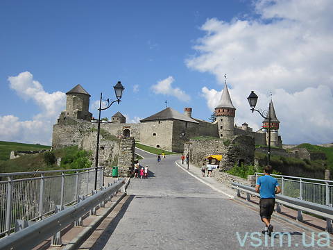 Діти-сироти Хмельниччини побували на екскурсії в Кам’янці, фото №1 на сайті vsim.ua