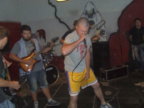 Житомир з концертом відвідали панки із Сербії на сайті 20minut.ua Житомир з концертом відвідали панки із Сербії, фото №14 на сайті 20minut.ua