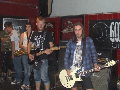 Житомир з концертом відвідали панки із Сербії на сайті 20minut.ua Житомир з концертом відвідали панки із Сербії, фото №15 на сайті 20minut.ua