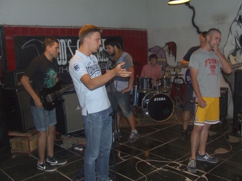 Житомир з концертом відвідали панки із Сербії на сайті 20minut.ua Житомир з концертом відвідали панки із Сербії, фото №4 на сайті 20minut.ua