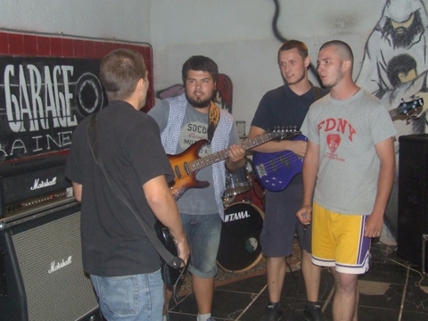 Житомир з концертом відвідали панки із Сербії на сайті 20minut.ua Житомир з концертом відвідали панки із Сербії, фото №5 на сайті 20minut.ua