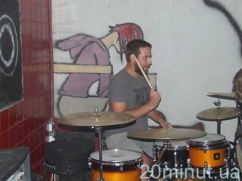 Угорська група "Torn from Earth" порвала житомирську публіку на сайті 20minut.ua Угорська група "Torn from Earth" порвала житомирську публіку, фото №23 на сайті 20minut.ua