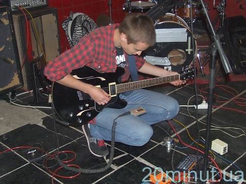 Угорська група "Torn from Earth" порвала житомирську публіку на сайті 20minut.ua Угорська група "Torn from Earth" порвала житомирську публіку, фото №4 на сайті 20minut.ua
