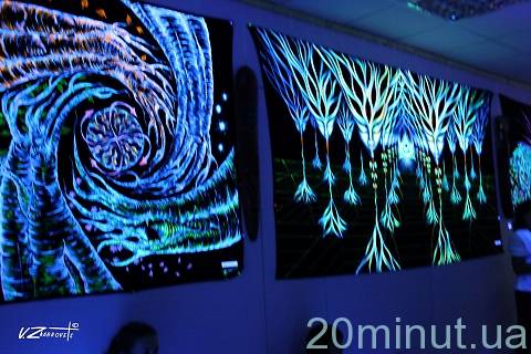 В Житомирі у "Кавоманії" вдруге відкрилась виставка флюорного мистецтва на сайті 20minut.ua В Житомирі у "Кавоманії" вдруге відкрилась виставка флюорного мистецтва, фото №13 на сайті 20minut.ua