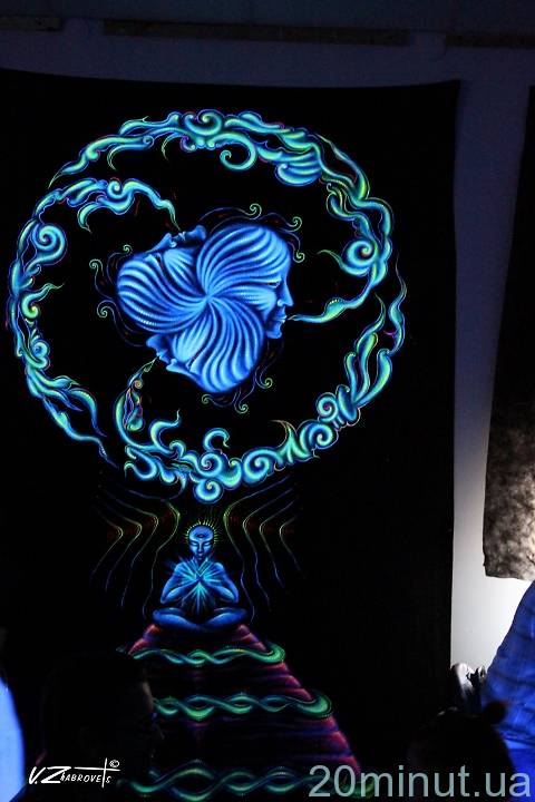 В Житомирі у "Кавоманії" вдруге відкрилась виставка флюорного мистецтва на сайті 20minut.ua В Житомирі у "Кавоманії" вдруге відкрилась виставка флюорного мистецтва, фото №2 на сайті 20minut.ua