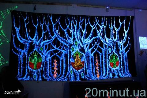 В Житомирі у "Кавоманії" вдруге відкрилась виставка флюорного мистецтва на сайті 20minut.ua В Житомирі у "Кавоманії" вдруге відкрилась виставка флюорного мистецтва, фото №5 на сайті 20minut.ua