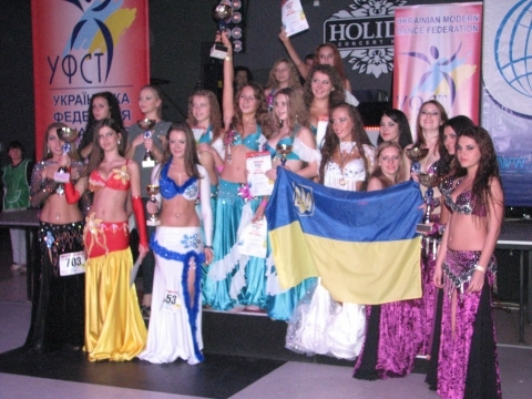 На олімпіаді у Тернополі танець живота виконали близько 500 дівчат, фото №21 на сайті 20minut.ua