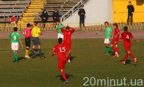 Присутність влади не допомогла вінницькій «Ниві» перемогти на сайті 20minut.ua Присутність влади не допомогла вінницькій «Ниві» перемогти, фото №8 на сайті 20minut.ua