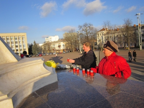 У Хмельницькому пом'янули шахтаря, який помер у Донецьку, фото №6 на сайті vsim.ua