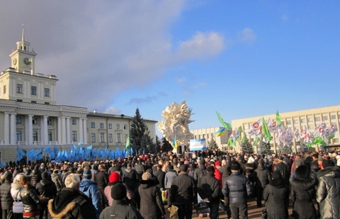 У Хмельницькому сварились підприємці і влада: губернатора закидали яйцями (ОНОВЛЕНО), фото №22 на сайті vsim.ua