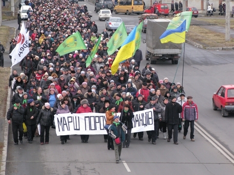 У Хмельницькому сварились підприємці і влада: губернатора закидали яйцями (ОНОВЛЕНО), фото №3 на сайті vsim.ua